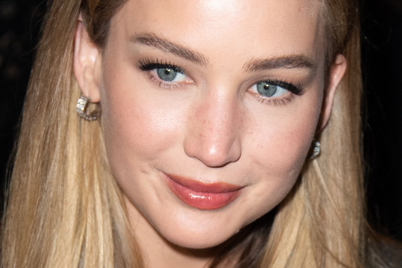 Jennifer Lawrence at Christian Dior Fashion Show in Paris2